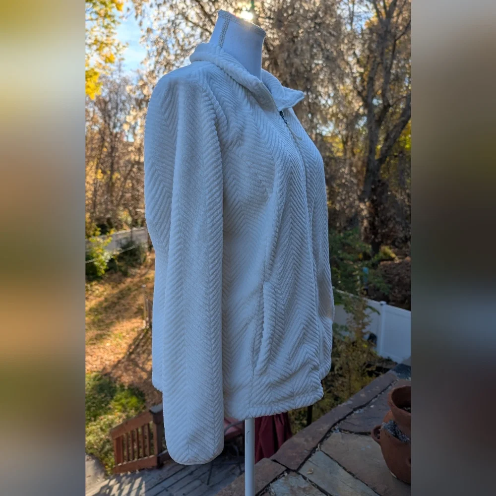 Free2B Butter Fleece Full-Zip Jacket, Creamy White, L NWOT - Picture 3 of 12